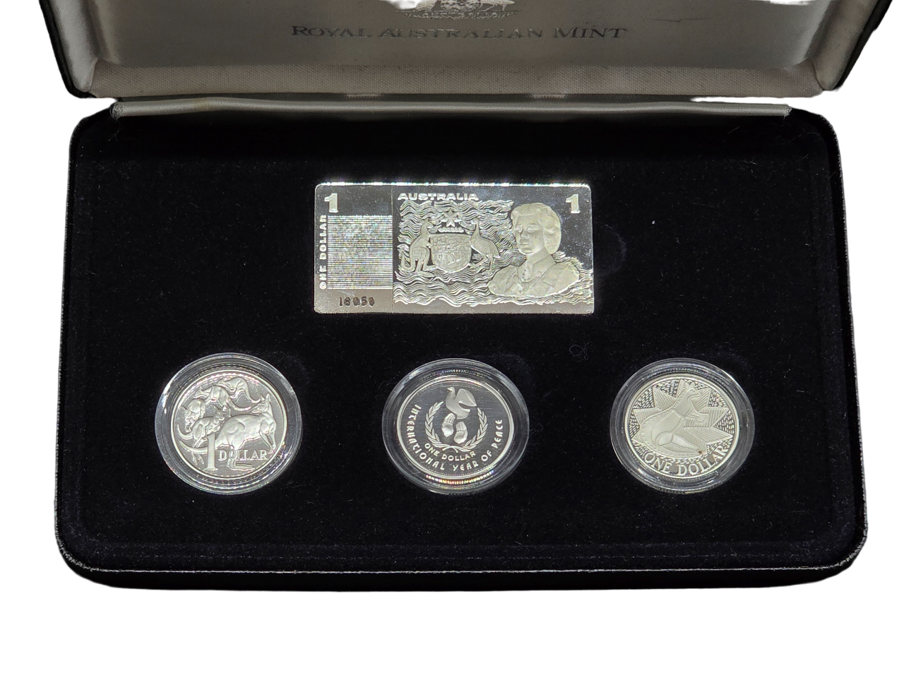 1990 Masterpieces in Silver Set - "The Silver Dollars"