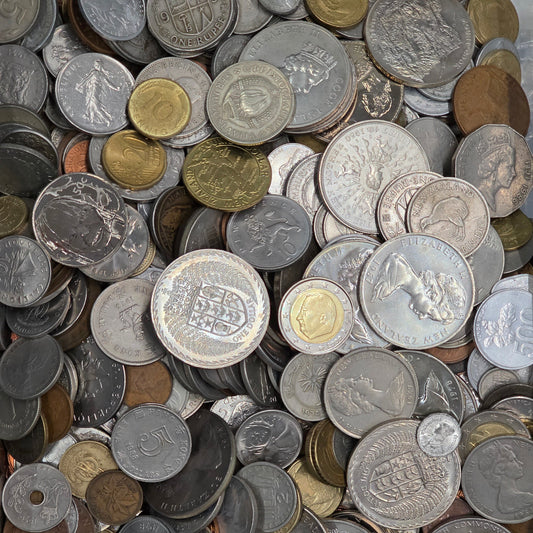 500-gram bags of mixed International Currency